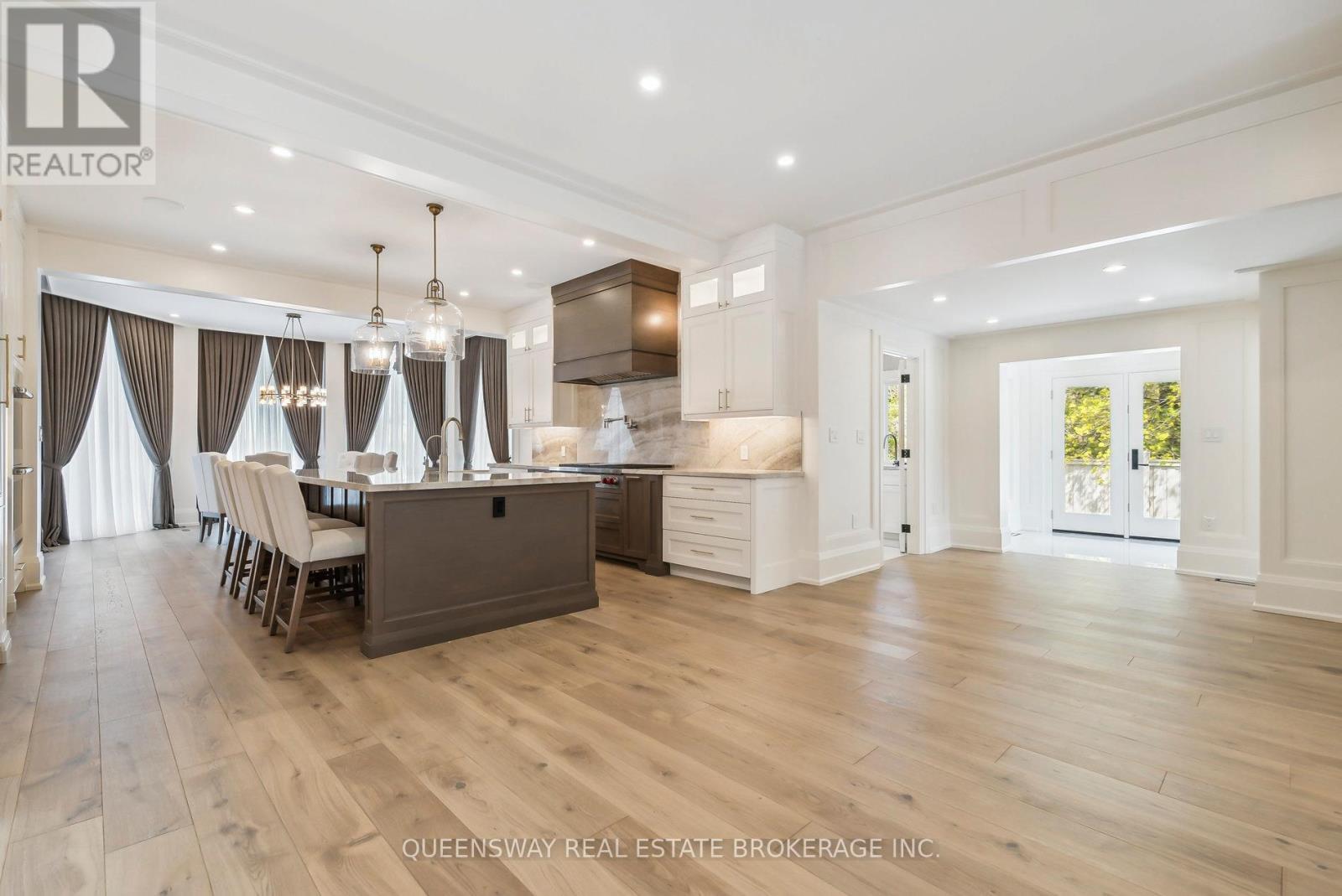 36 Pioneer Trail, Barrie, ON - Indoor Photo Showing Kitchen With Upgraded Kitchen