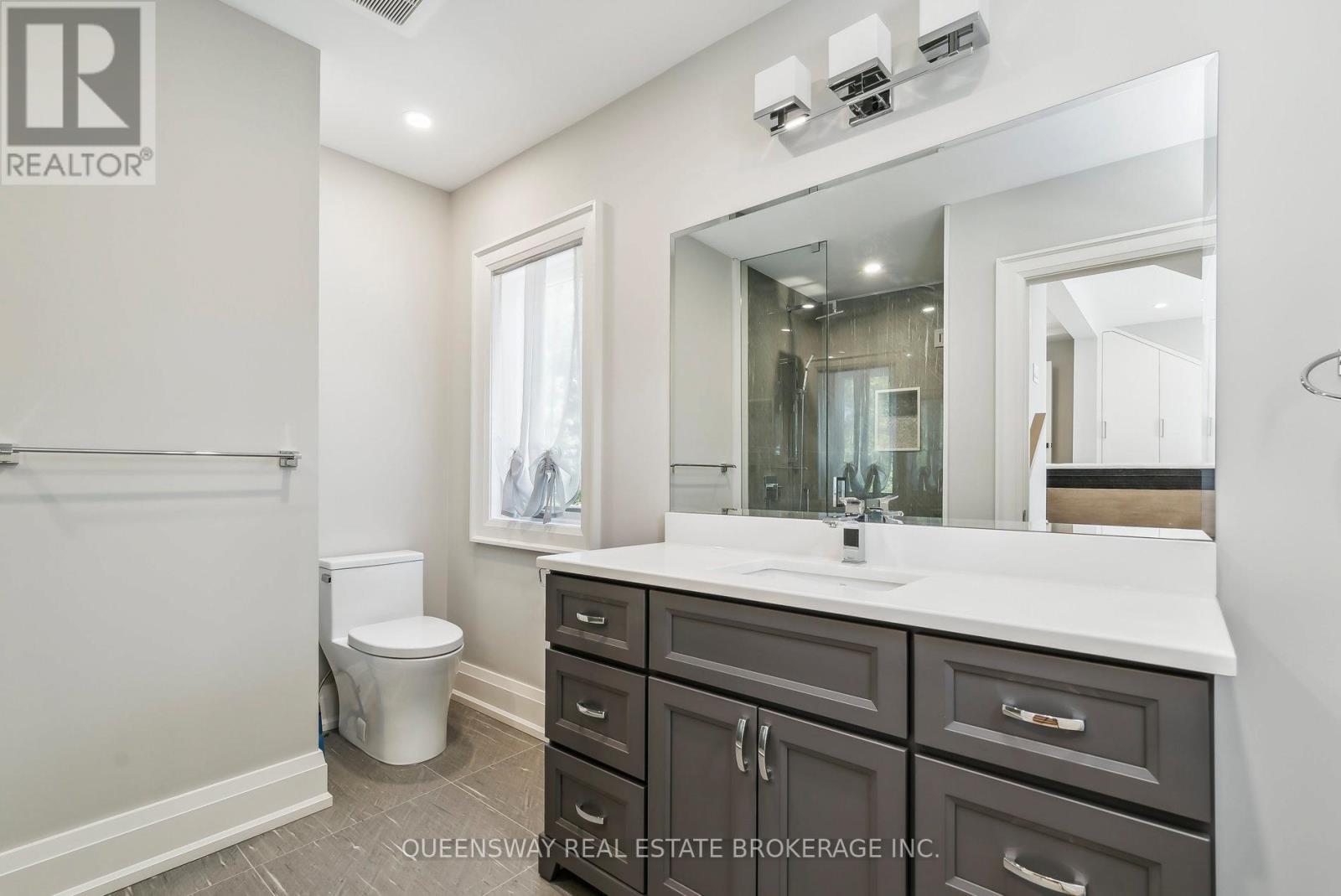 36 Pioneer Trail, Barrie, ON - Indoor Photo Showing Bathroom