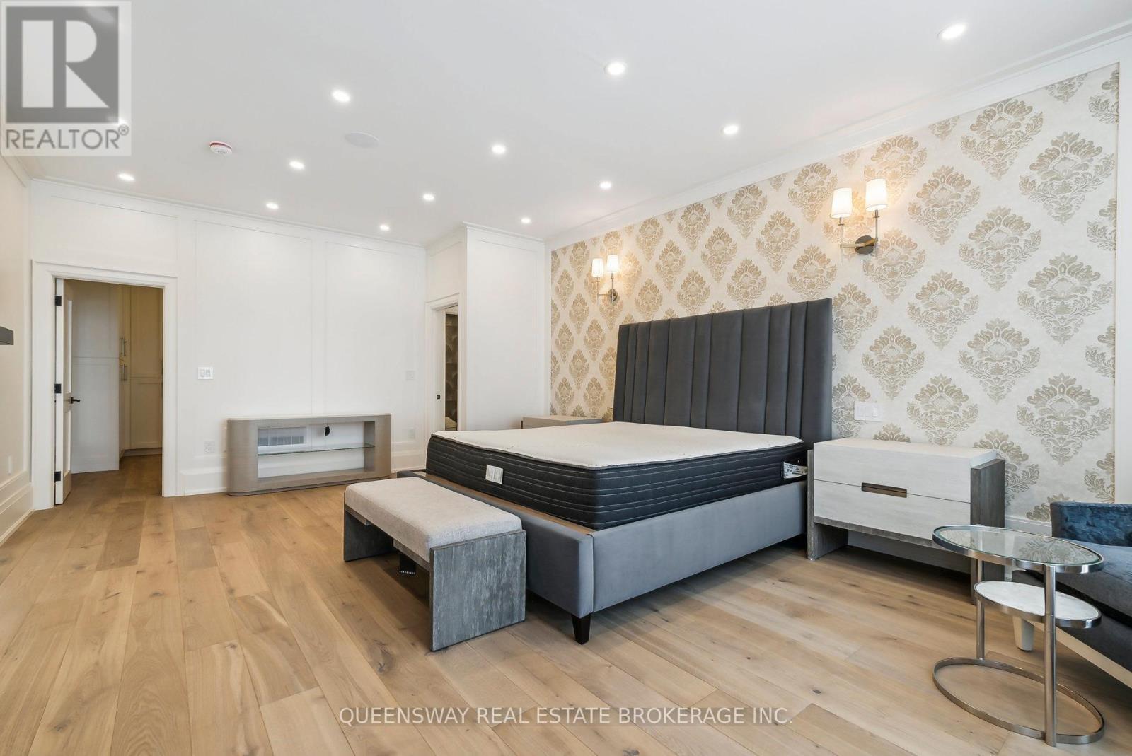 36 Pioneer Trail, Barrie, ON - Indoor Photo Showing Bedroom