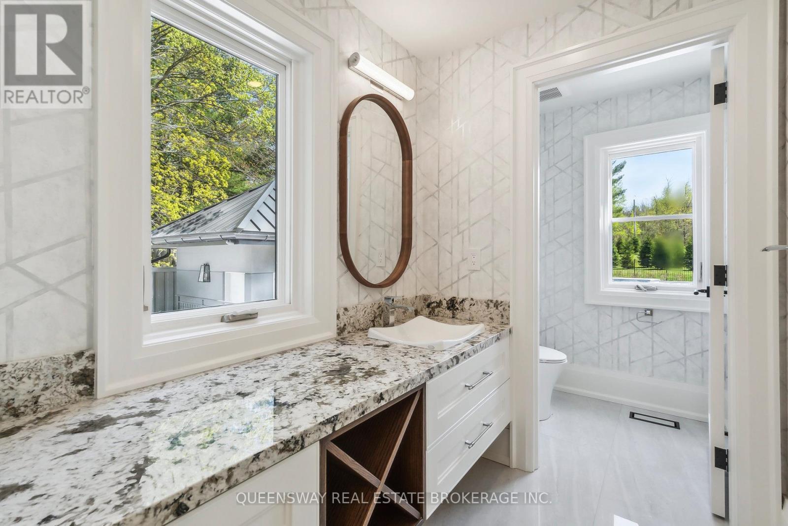 36 Pioneer Trail, Barrie, ON - Indoor Photo Showing Bathroom