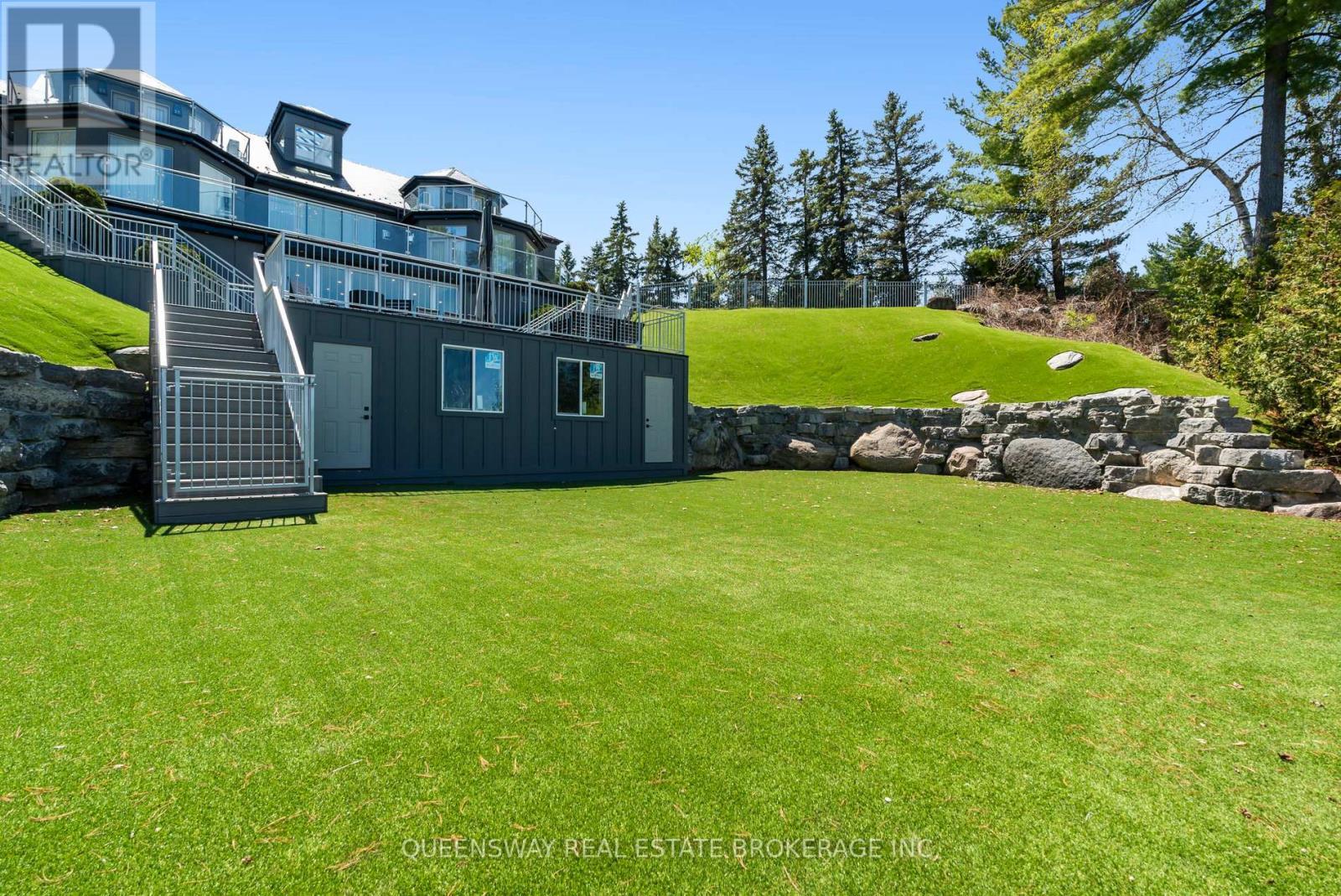 36 Pioneer Trail, Barrie, ON - Outdoor