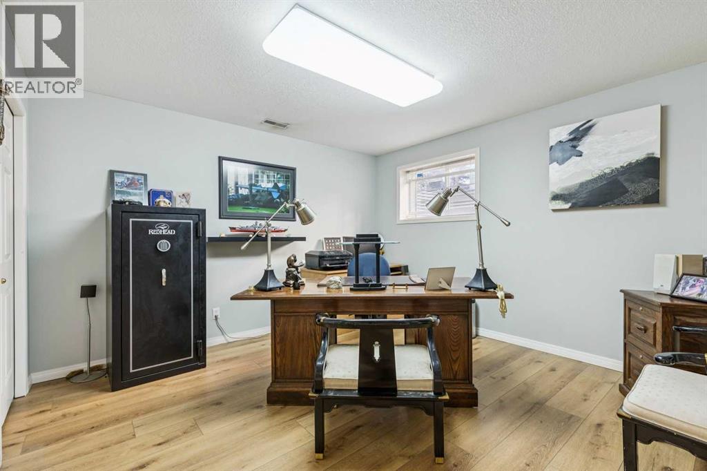 312 Prominence Heights Sw, Calgary, AB - Indoor Photo Showing Office