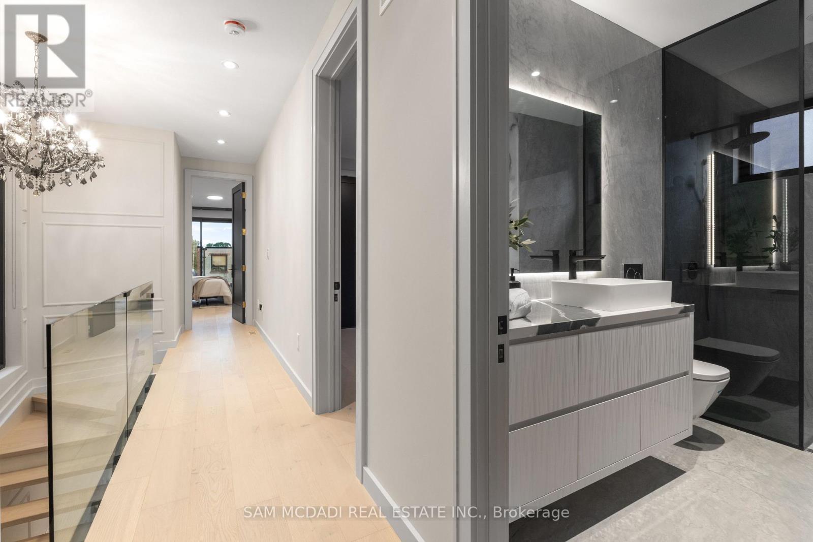 1090 Ella Avenue, Mississauga, ON - Indoor