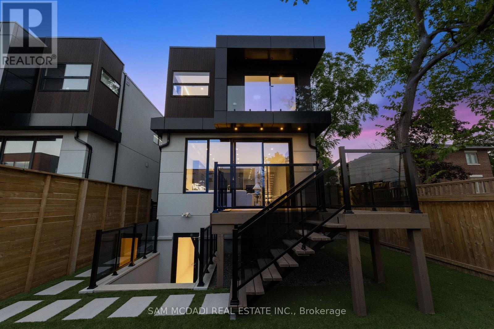 1090 Ella Avenue, Mississauga, ON - Outdoor With Balcony