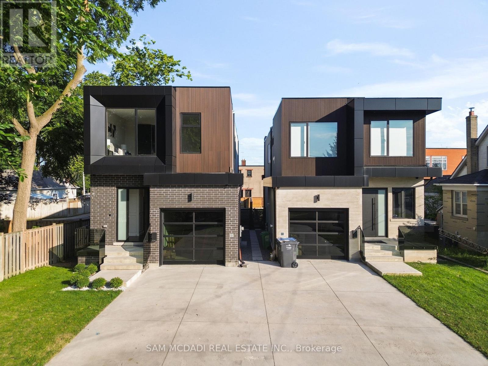 1090 Ella Avenue, Mississauga, ON - Outdoor With Facade