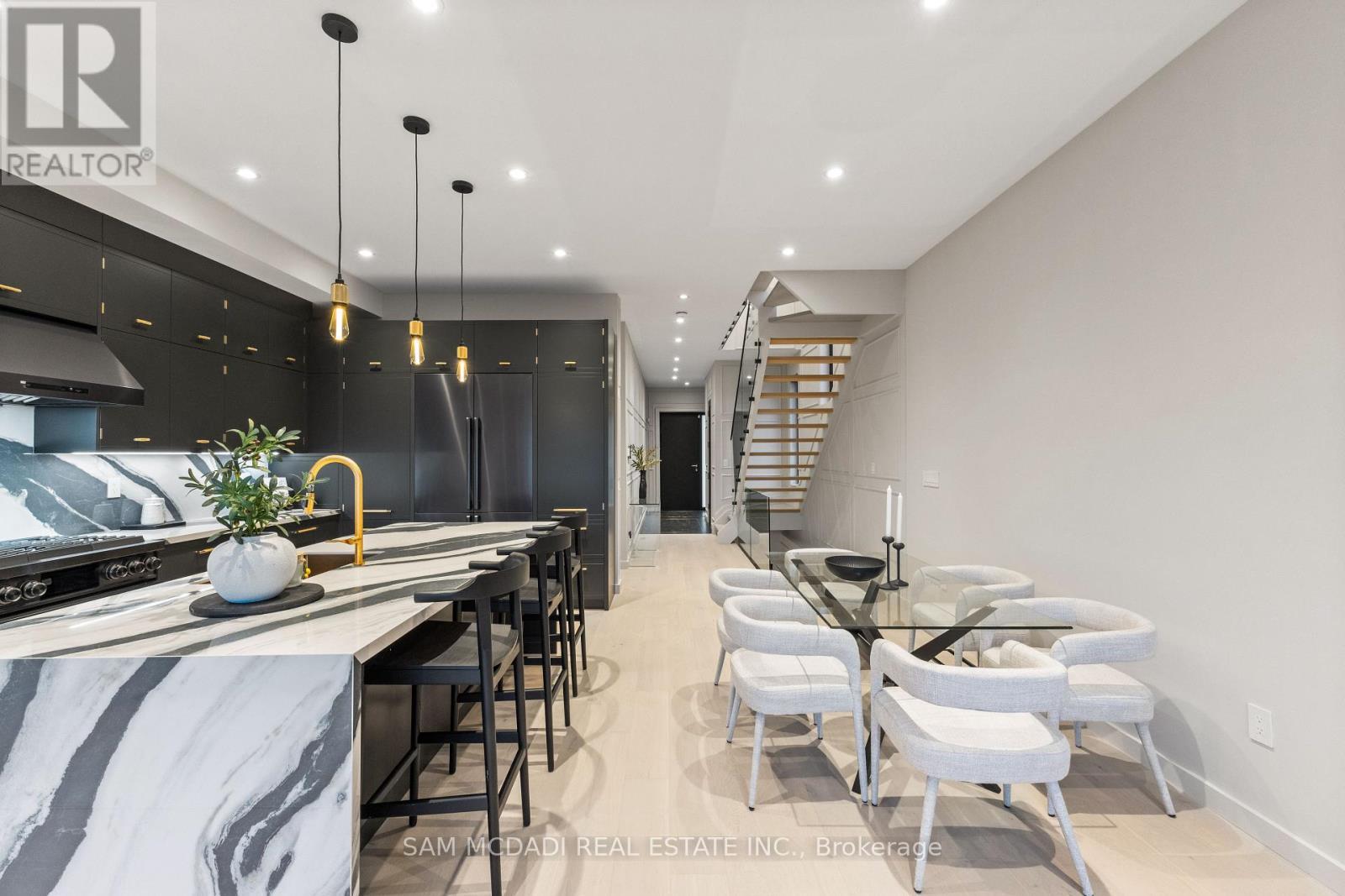 1090 Ella Avenue, Mississauga, ON - Indoor