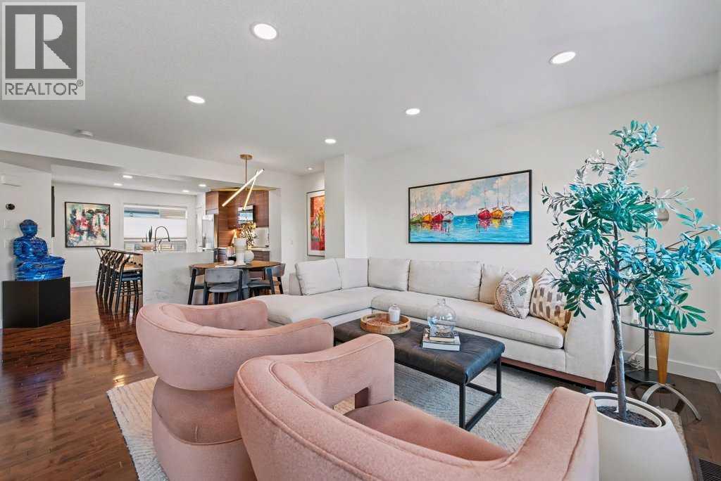 14 Aspen Hills Terrace Sw, Calgary, AB - Indoor Photo Showing Living Room