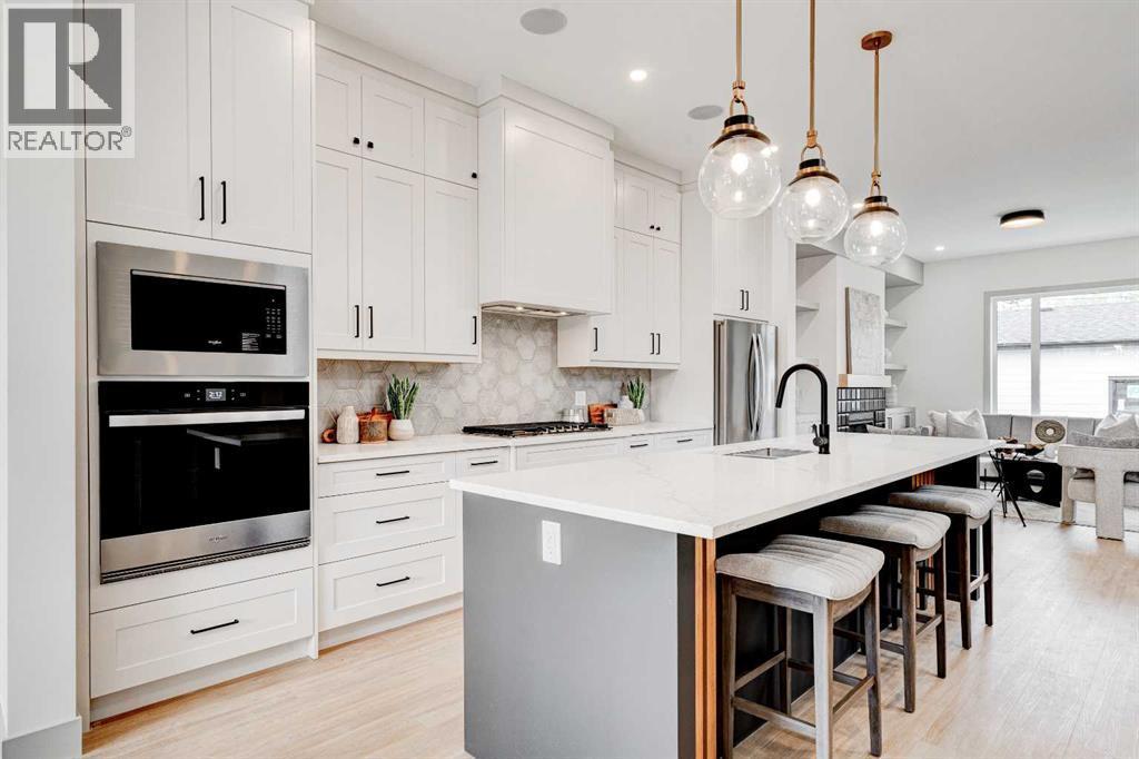 4615 82 Street Nw, Calgary, AB - Indoor Photo Showing Kitchen With Upgraded Kitchen
