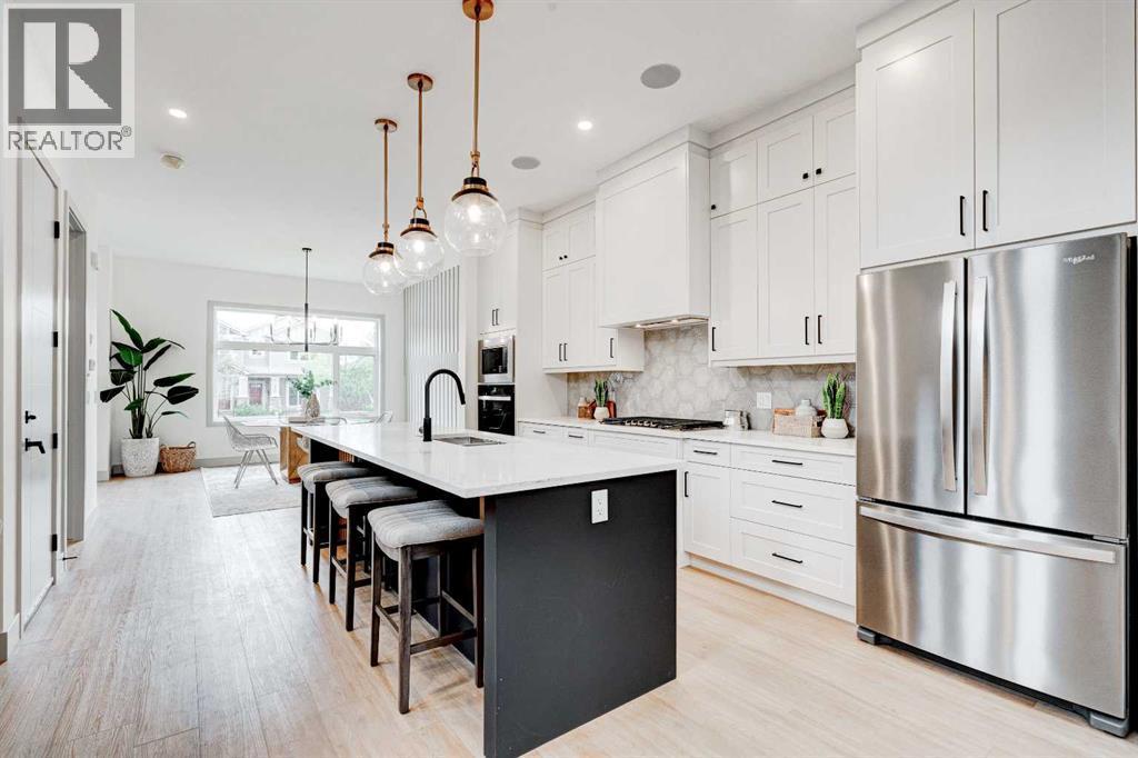 4615 82 Street Nw, Calgary, AB - Indoor Photo Showing Kitchen With Upgraded Kitchen