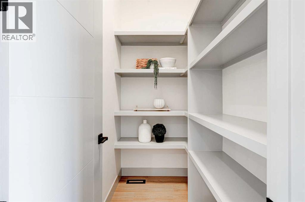 4615 82 Street Nw, Calgary, AB - Indoor With Storage