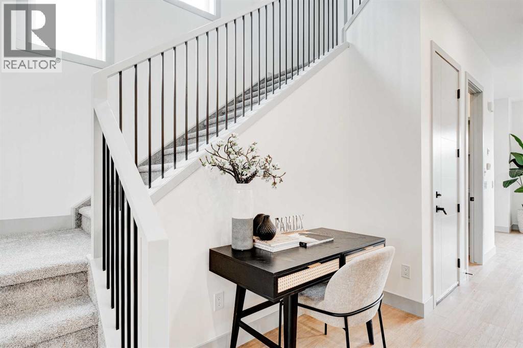 4615 82 Street Nw, Calgary, AB - Indoor Photo Showing Other Room