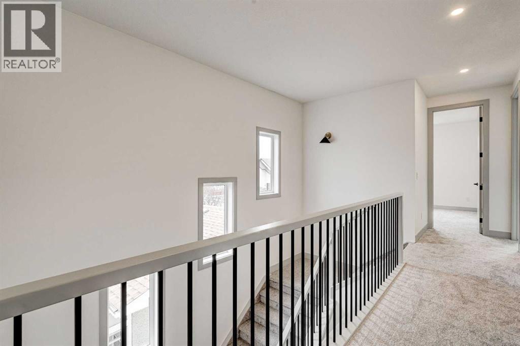 4615 82 Street Nw, Calgary, AB - Indoor Photo Showing Other Room