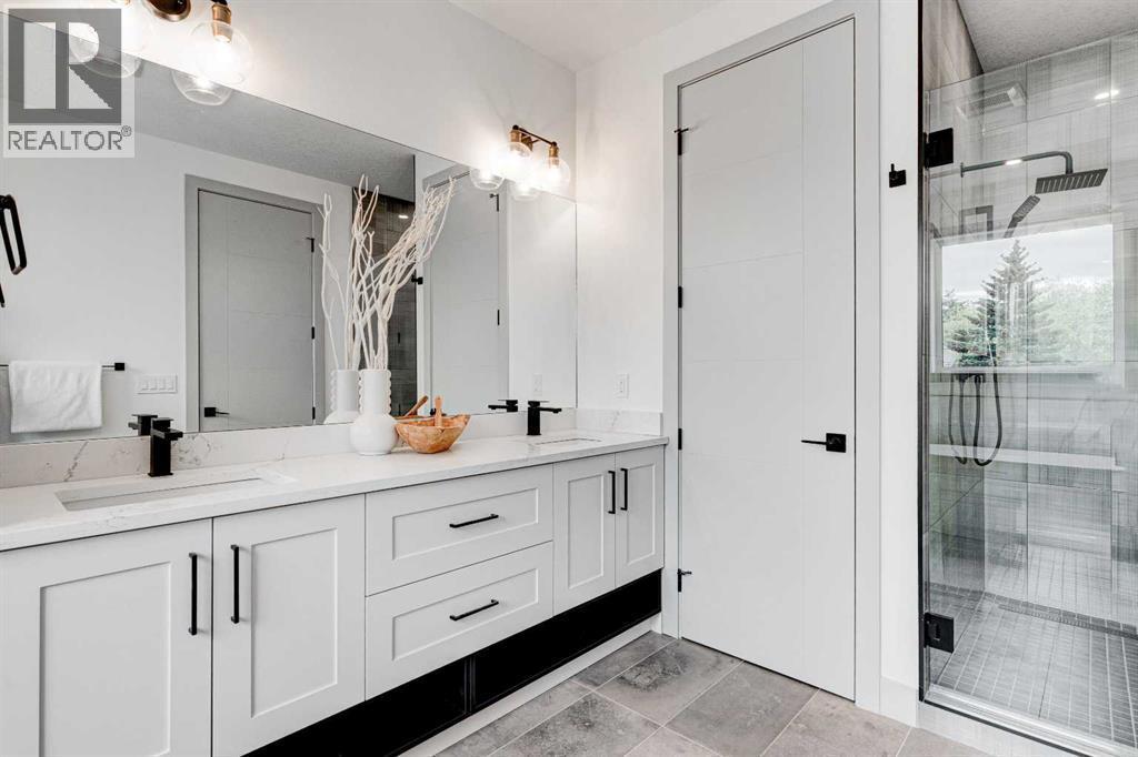 4615 82 Street Nw, Calgary, AB - Indoor Photo Showing Bathroom