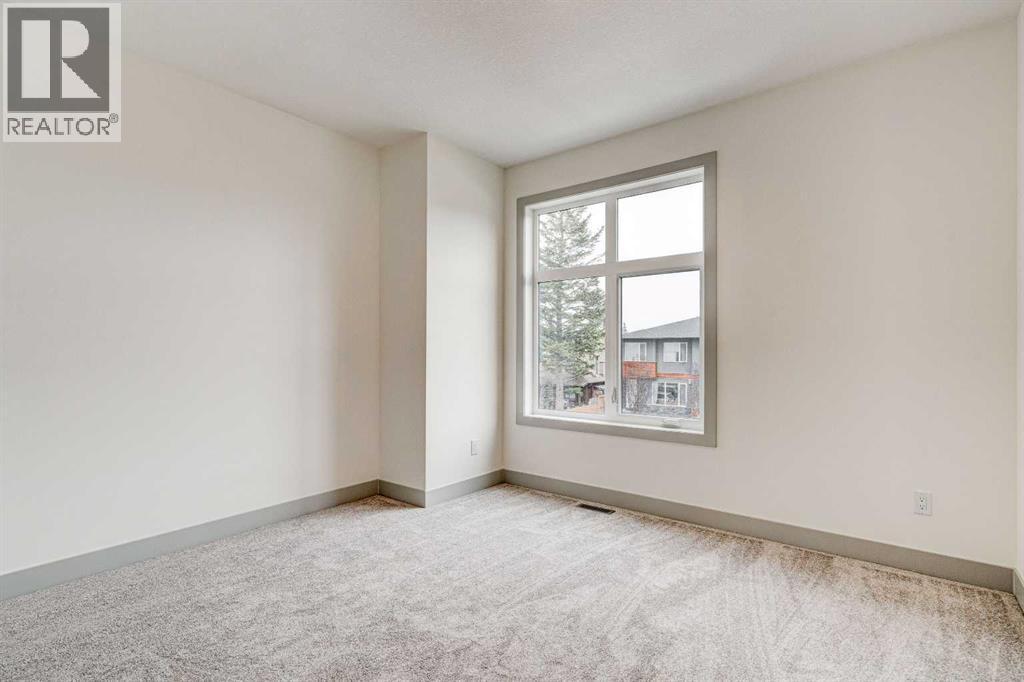 4615 82 Street Nw, Calgary, AB - Indoor Photo Showing Other Room