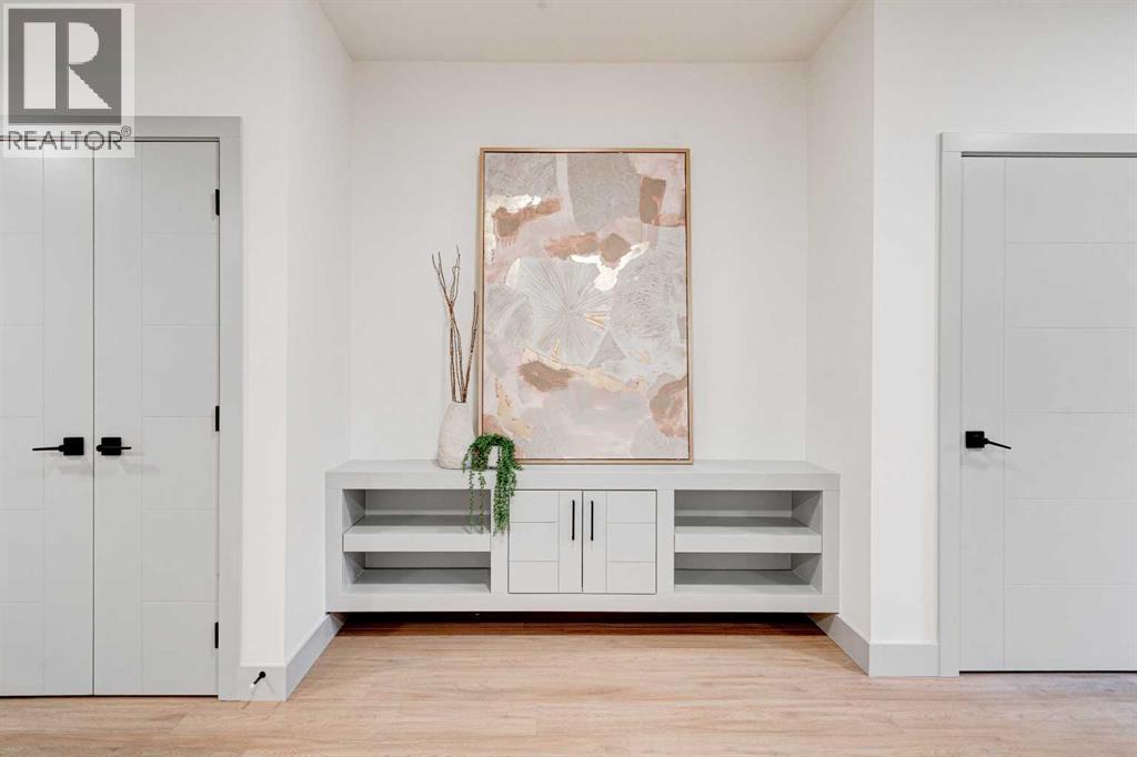 4615 82 Street Nw, Calgary, AB - Indoor Photo Showing Other Room