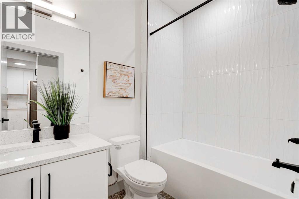 4615 82 Street Nw, Calgary, AB - Indoor Photo Showing Bathroom