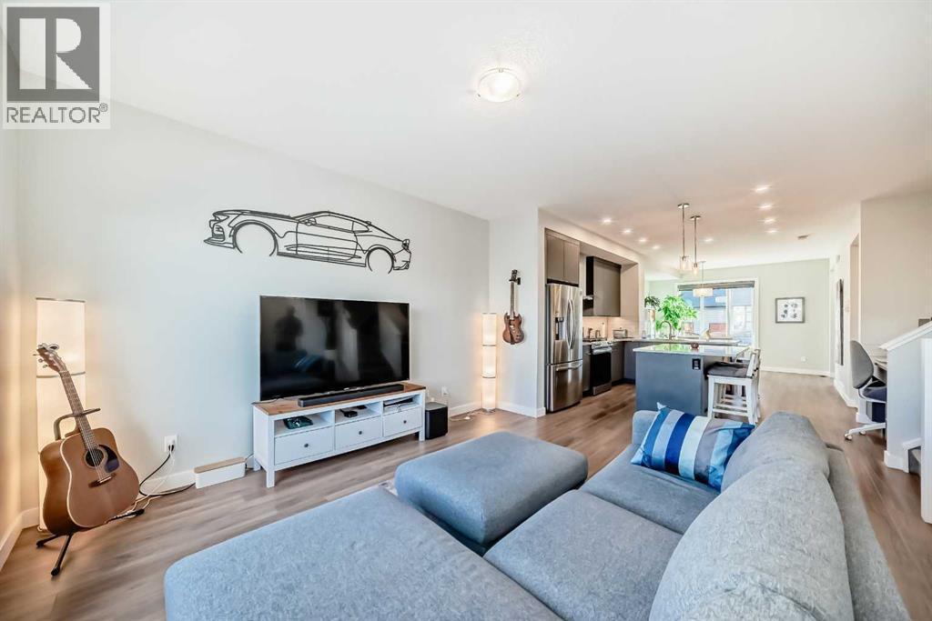 115 Wolf Hollow Park Se, Calgary, AB - Indoor Photo Showing Living Room