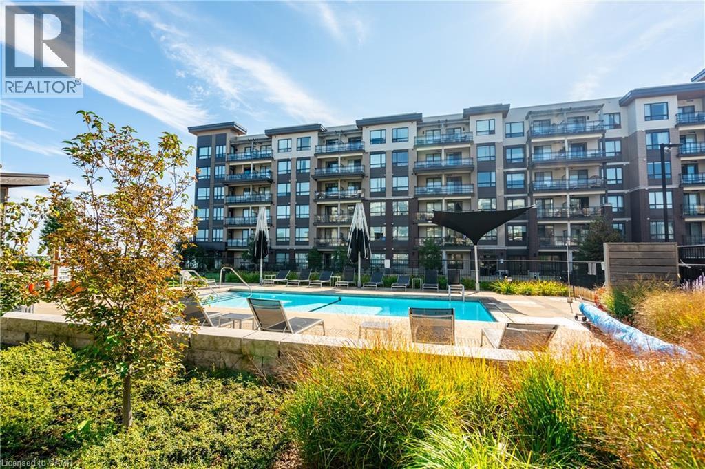 10 Esplanade Lane Unit# 310, Grimsby, ON - Outdoor With In Ground Pool