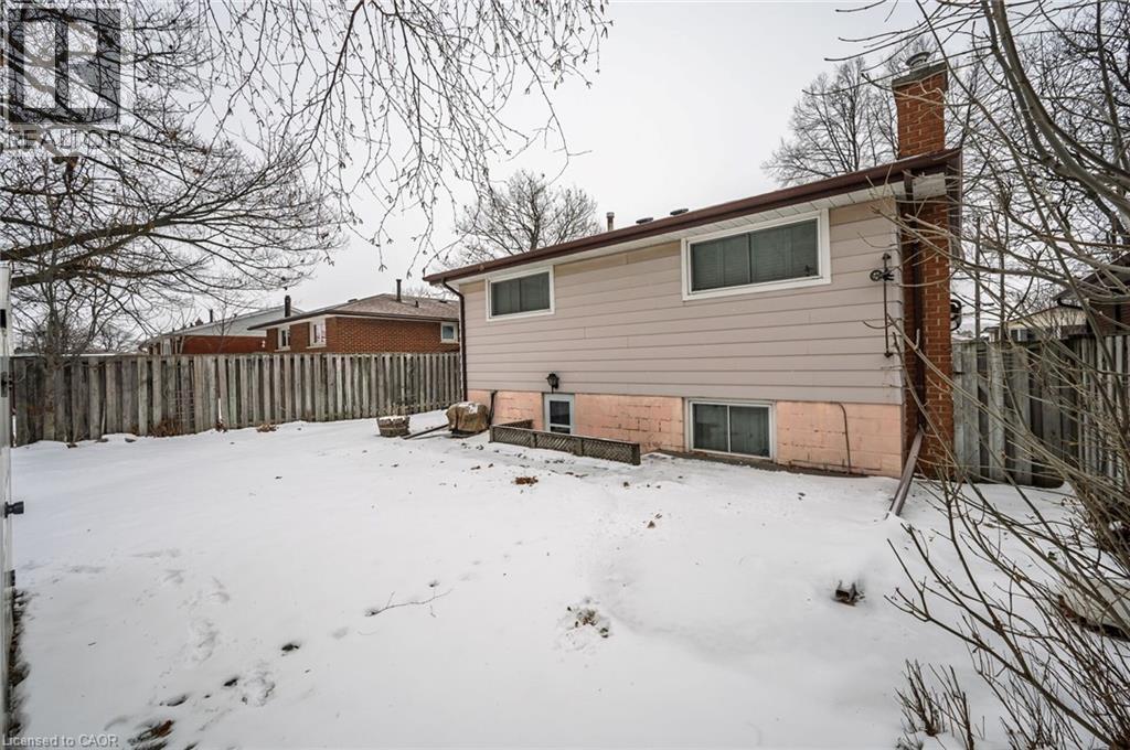 11 Crystal Court, Hamilton, ON - Outdoor