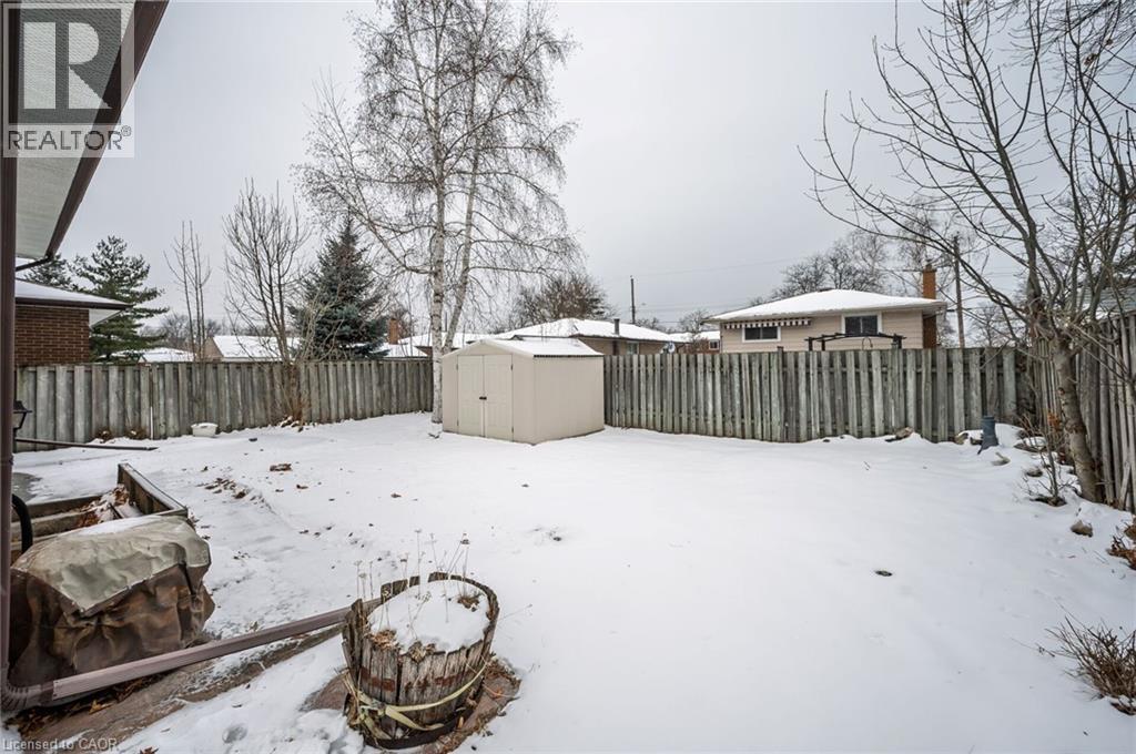 11 Crystal Court, Hamilton, ON - Outdoor