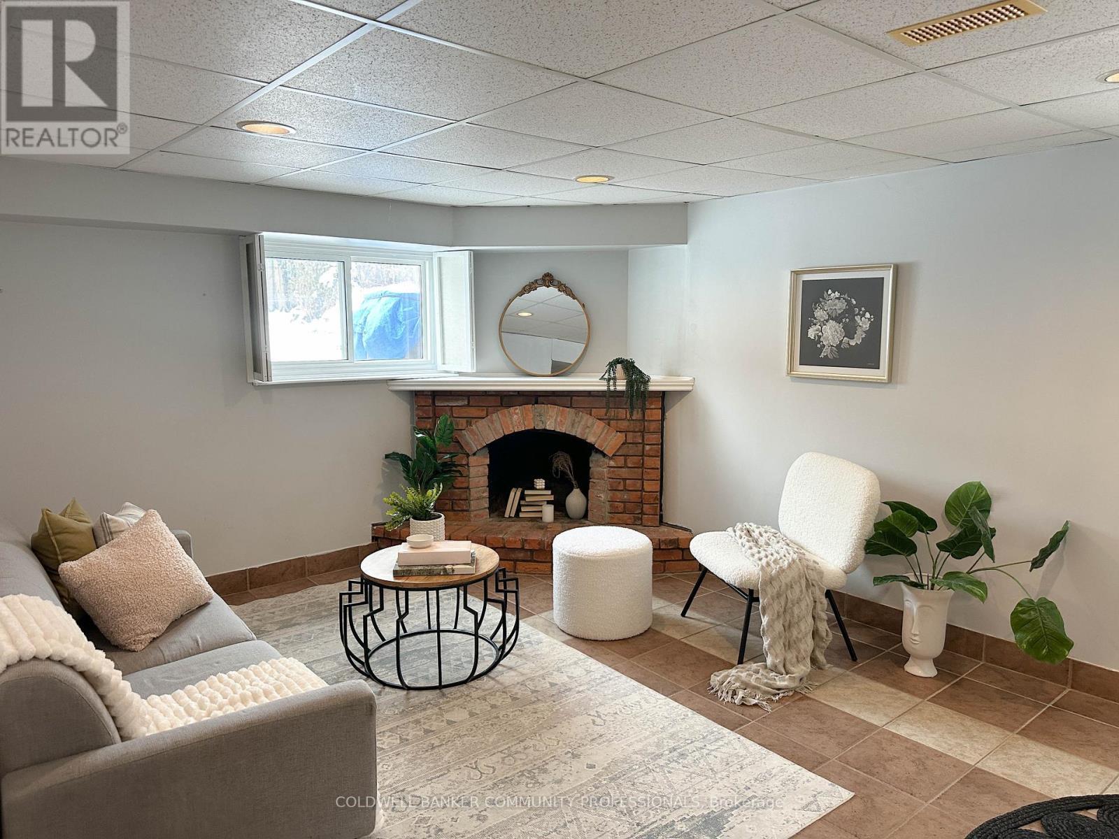 17 Rosanne Crescent, Hamilton, ON - Indoor