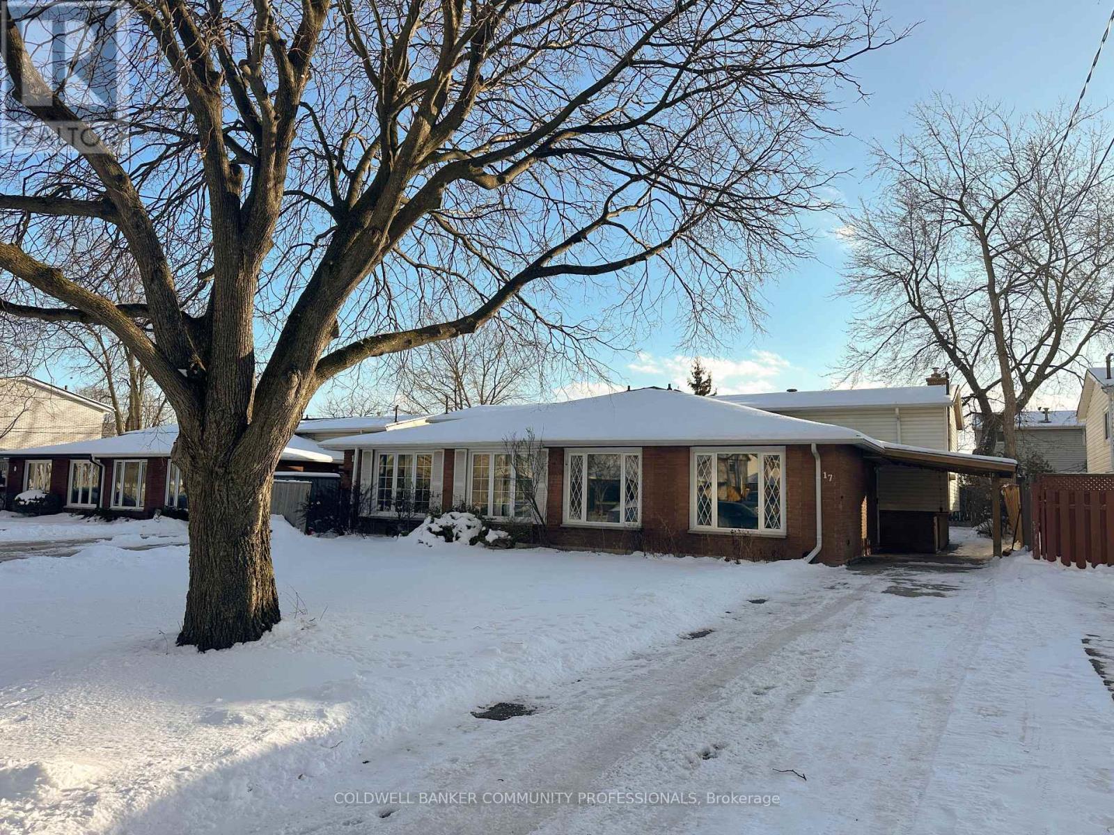 17 Rosanne Crescent, Hamilton, ON - Outdoor