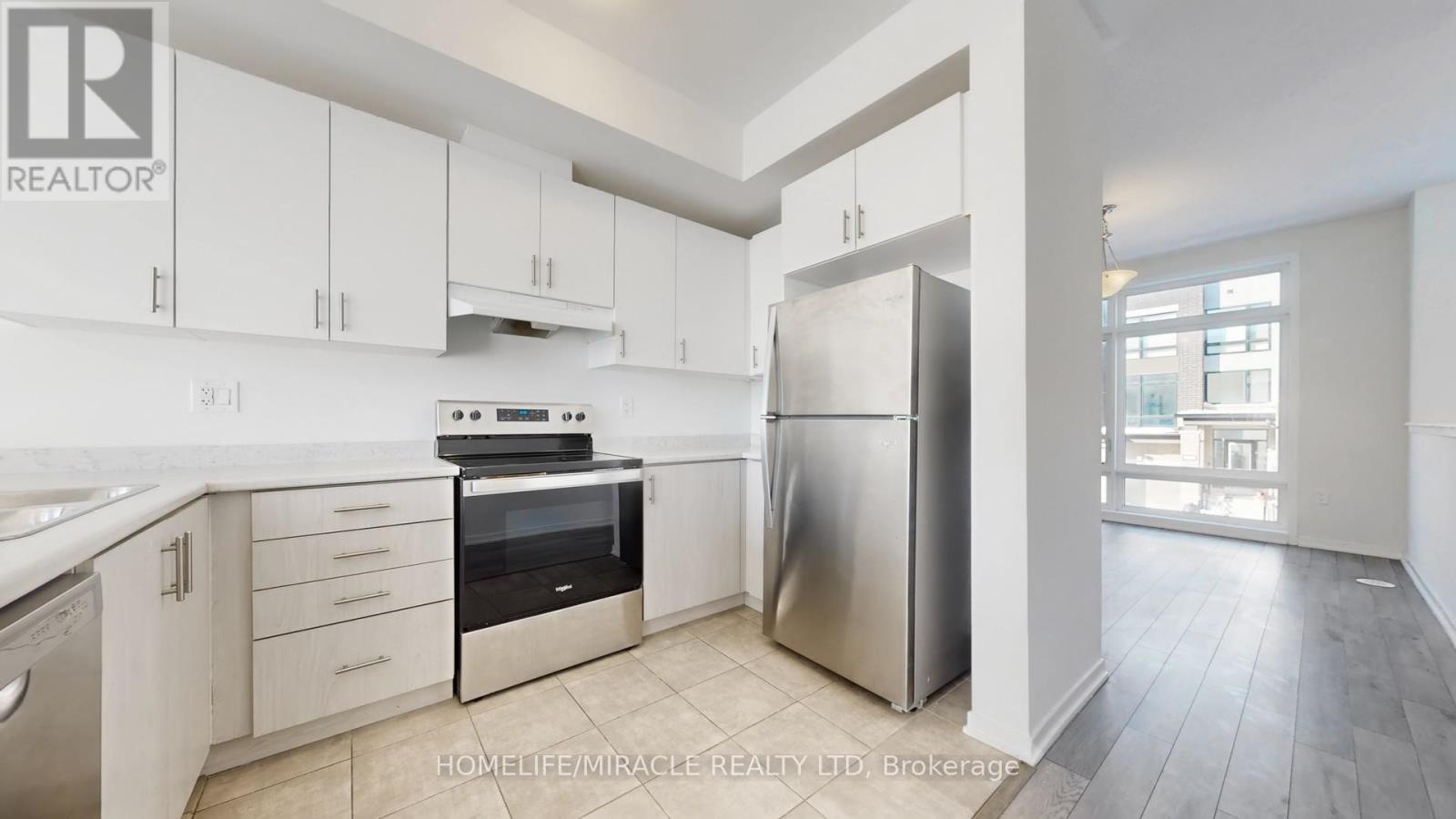 779 Heathrow Path, Oshawa, ON - Indoor Photo Showing Kitchen With Stainless Steel Kitchen