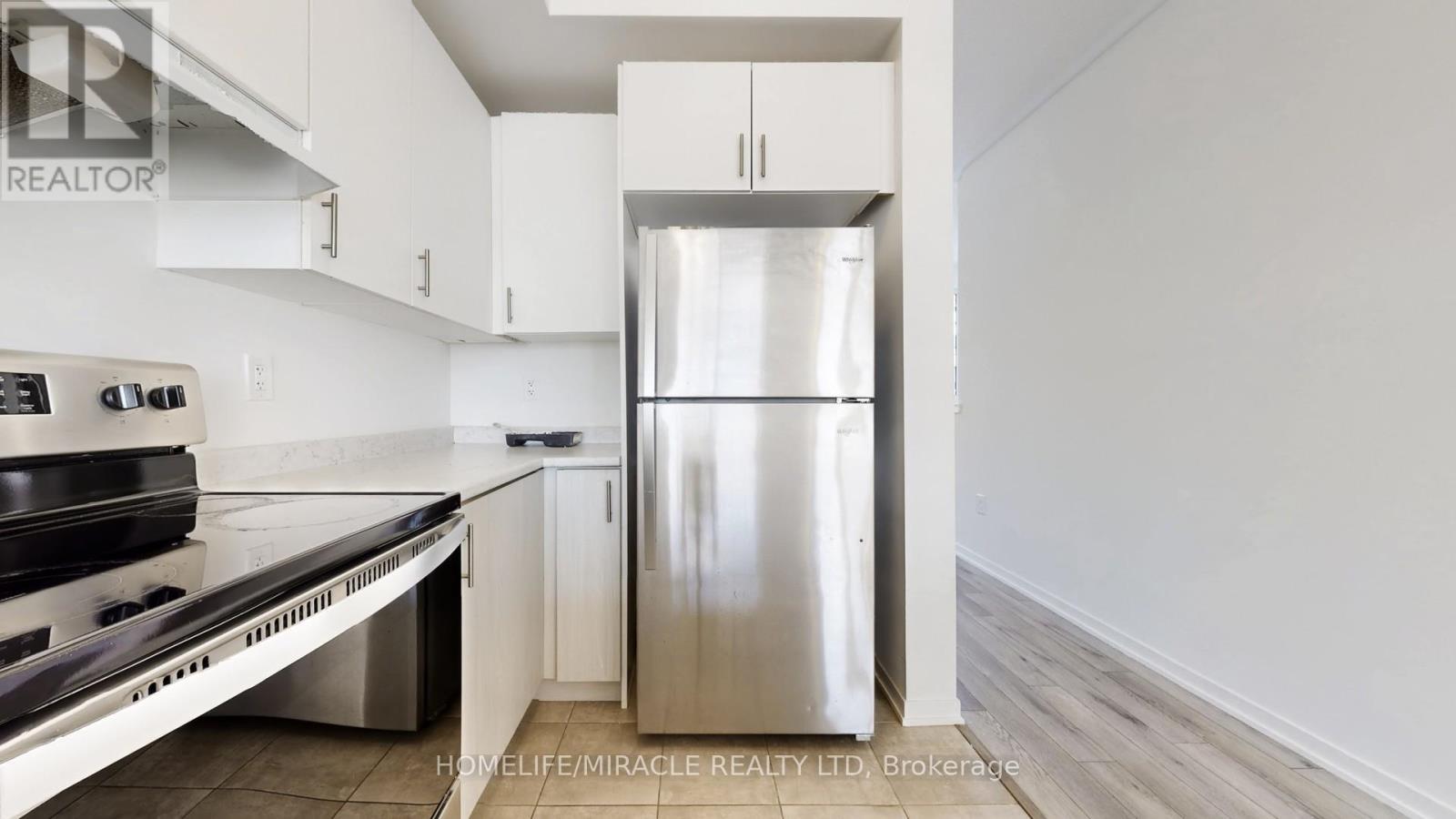 779 Heathrow Path, Oshawa, ON - Indoor Photo Showing Kitchen With Stainless Steel Kitchen