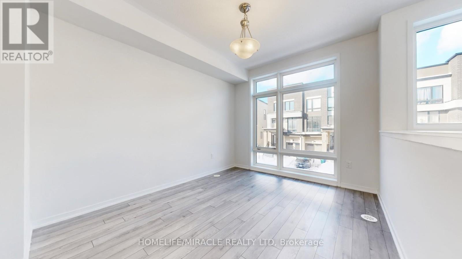 779 Heathrow Path, Oshawa, ON - Indoor Photo Showing Other Room