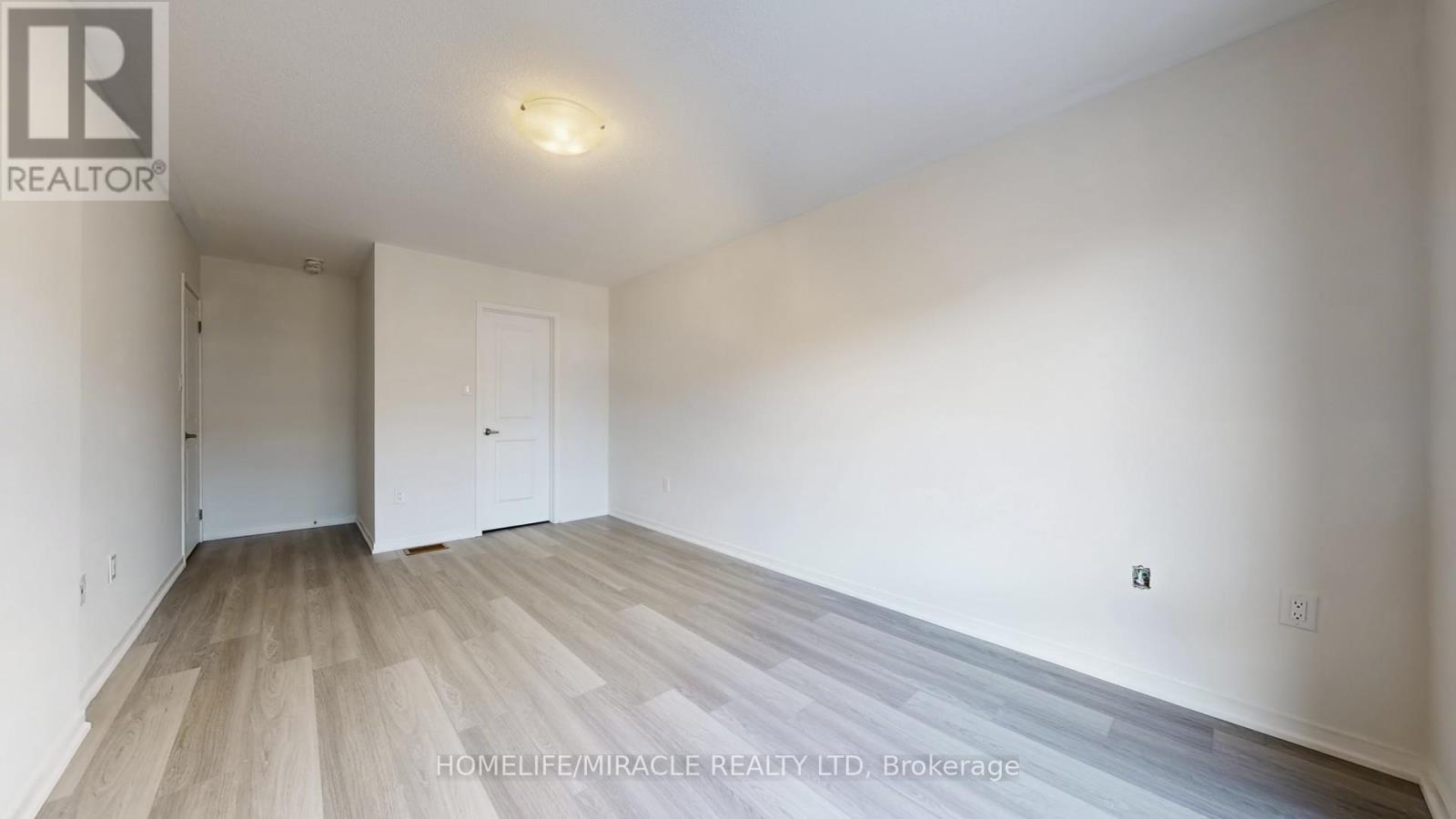 779 Heathrow Path, Oshawa, ON - Indoor Photo Showing Other Room