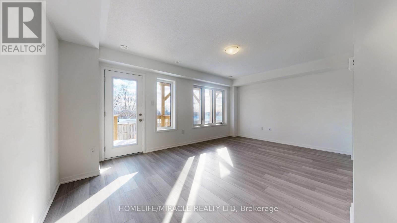 779 Heathrow Path, Oshawa, ON - Indoor Photo Showing Other Room