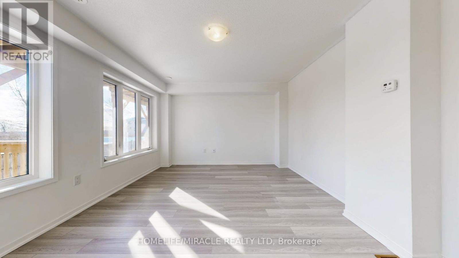 779 Heathrow Path, Oshawa, ON - Indoor Photo Showing Other Room