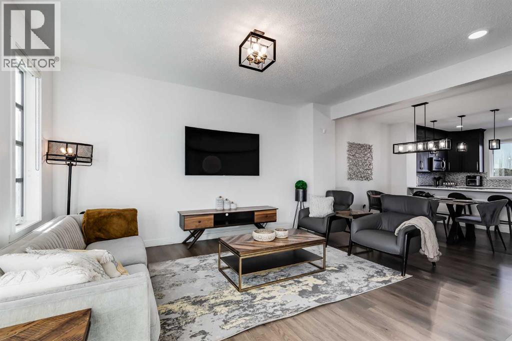 117 Highview Gate Se, Airdrie, AB - Indoor Photo Showing Living Room