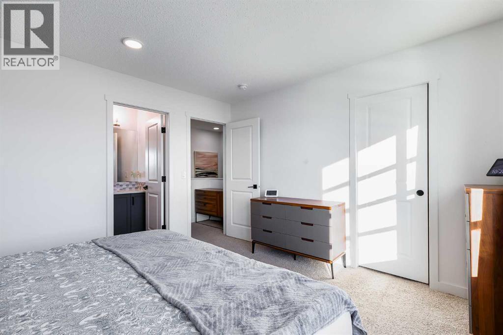 117 Highview Gate Se, Airdrie, AB - Indoor Photo Showing Bedroom