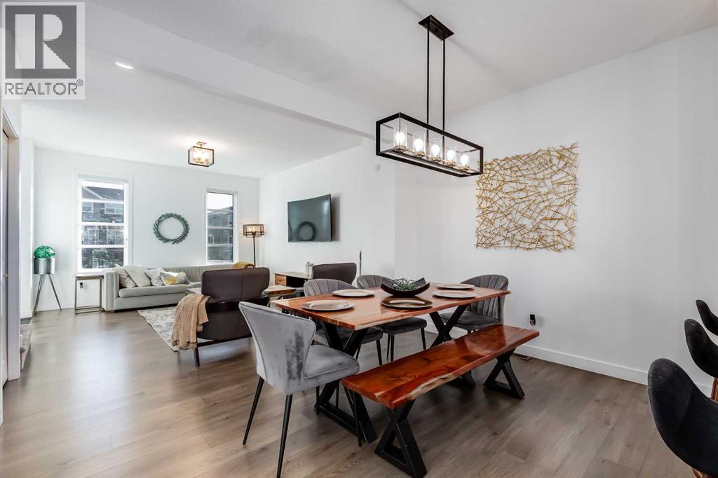 117 Highview Gate Se, Airdrie, AB - Indoor Photo Showing Dining Room