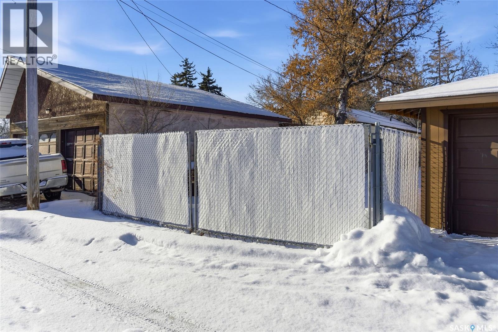745 Elphinstone Street, Regina, SK - Outdoor