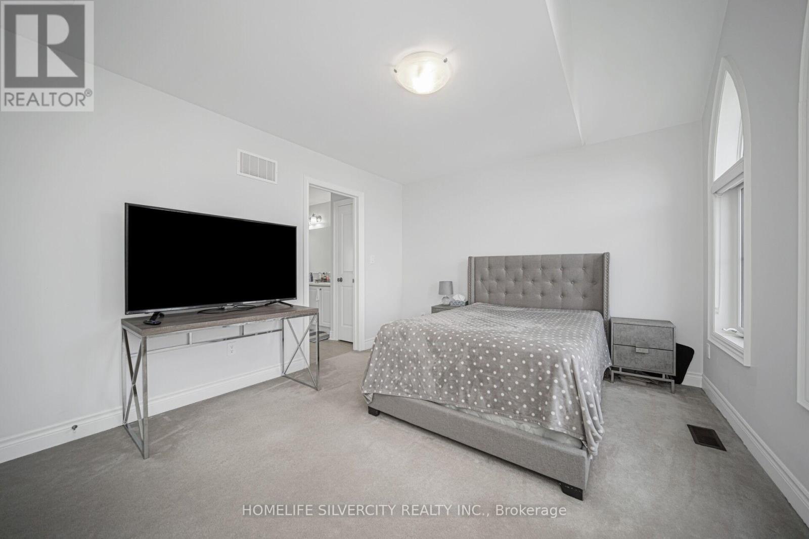 8 Mitchell Crescent, Mono, ON - Indoor Photo Showing Bedroom