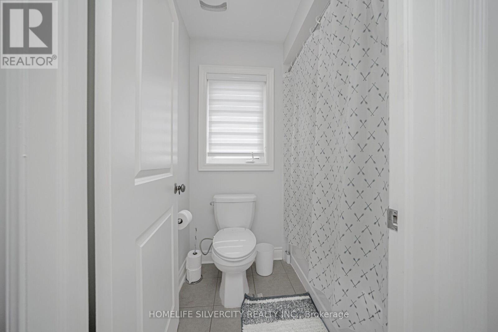 8 Mitchell Crescent, Mono, ON - Indoor Photo Showing Bathroom