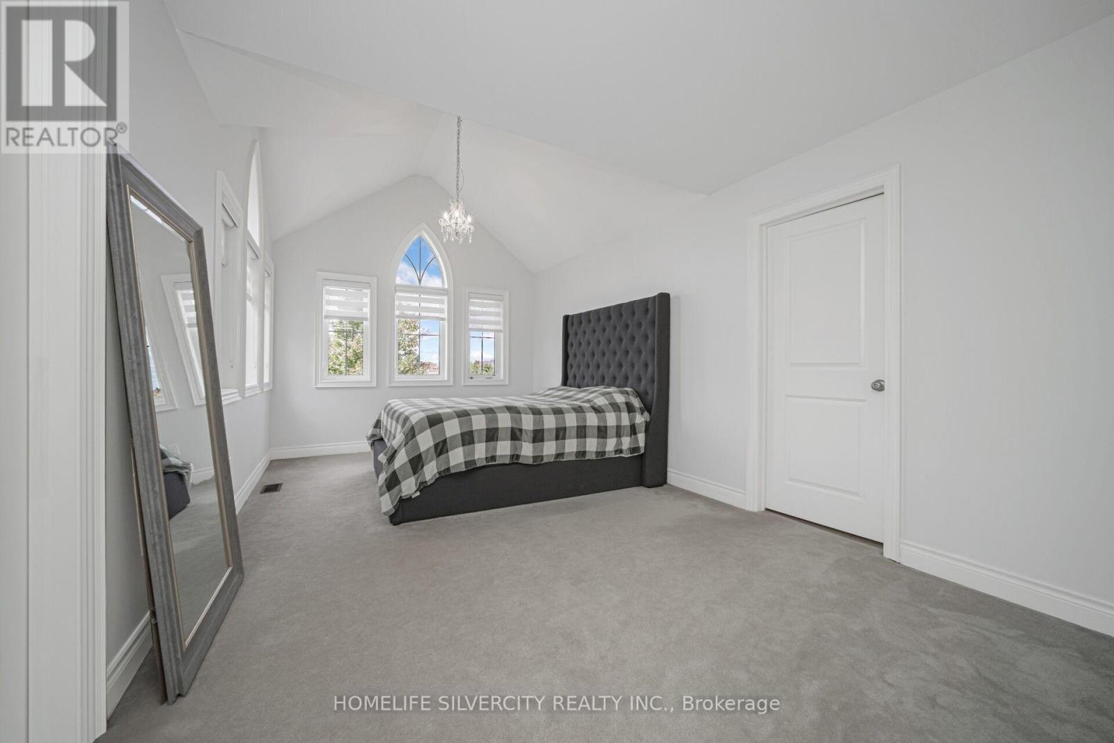 8 Mitchell Crescent, Mono, ON - Indoor Photo Showing Bedroom