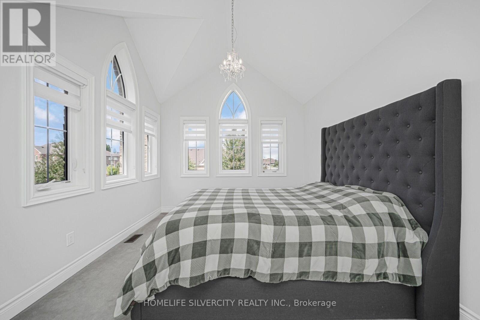 8 Mitchell Crescent, Mono, ON - Indoor Photo Showing Bedroom