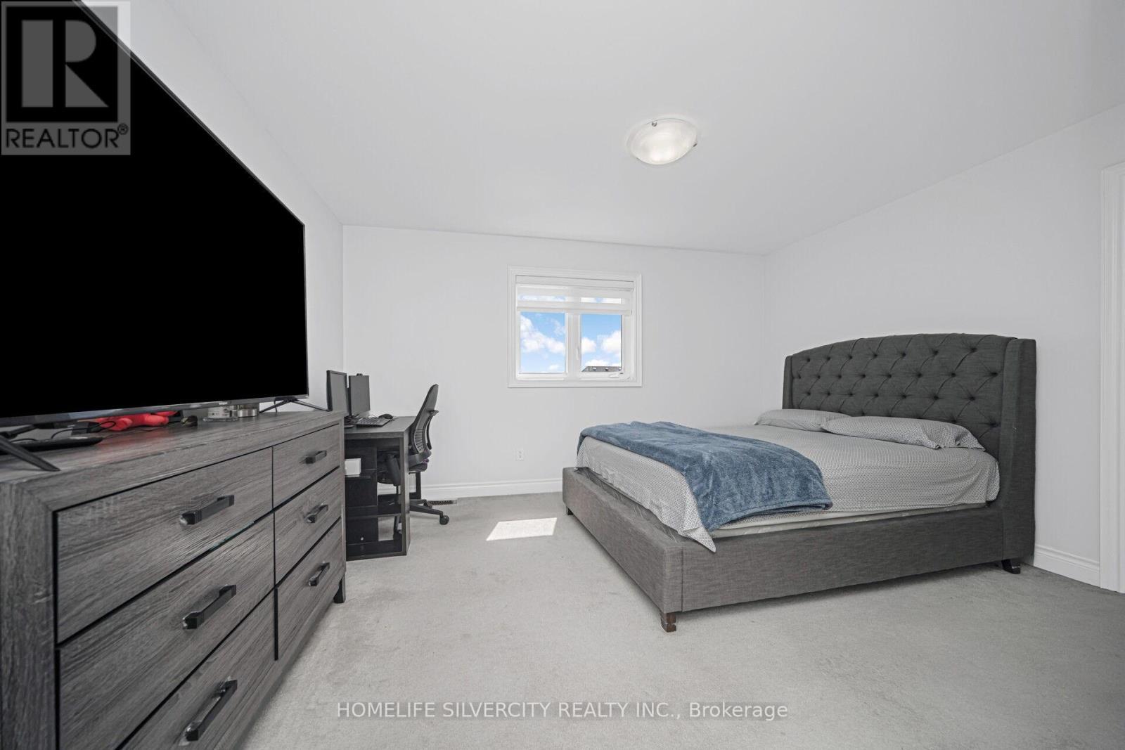 8 Mitchell Crescent, Mono, ON - Indoor Photo Showing Bedroom