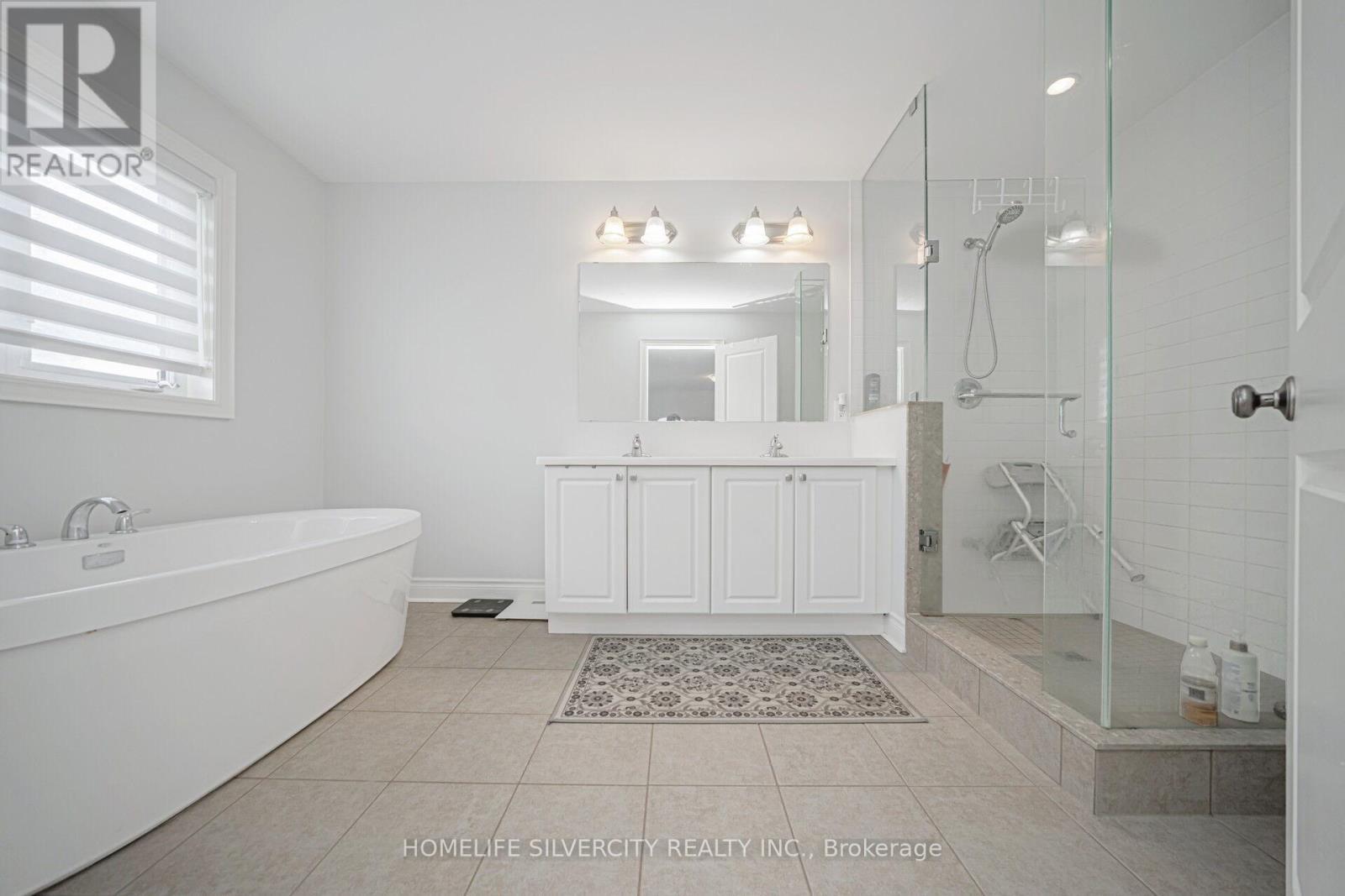 8 Mitchell Crescent, Mono, ON - Indoor Photo Showing Bathroom