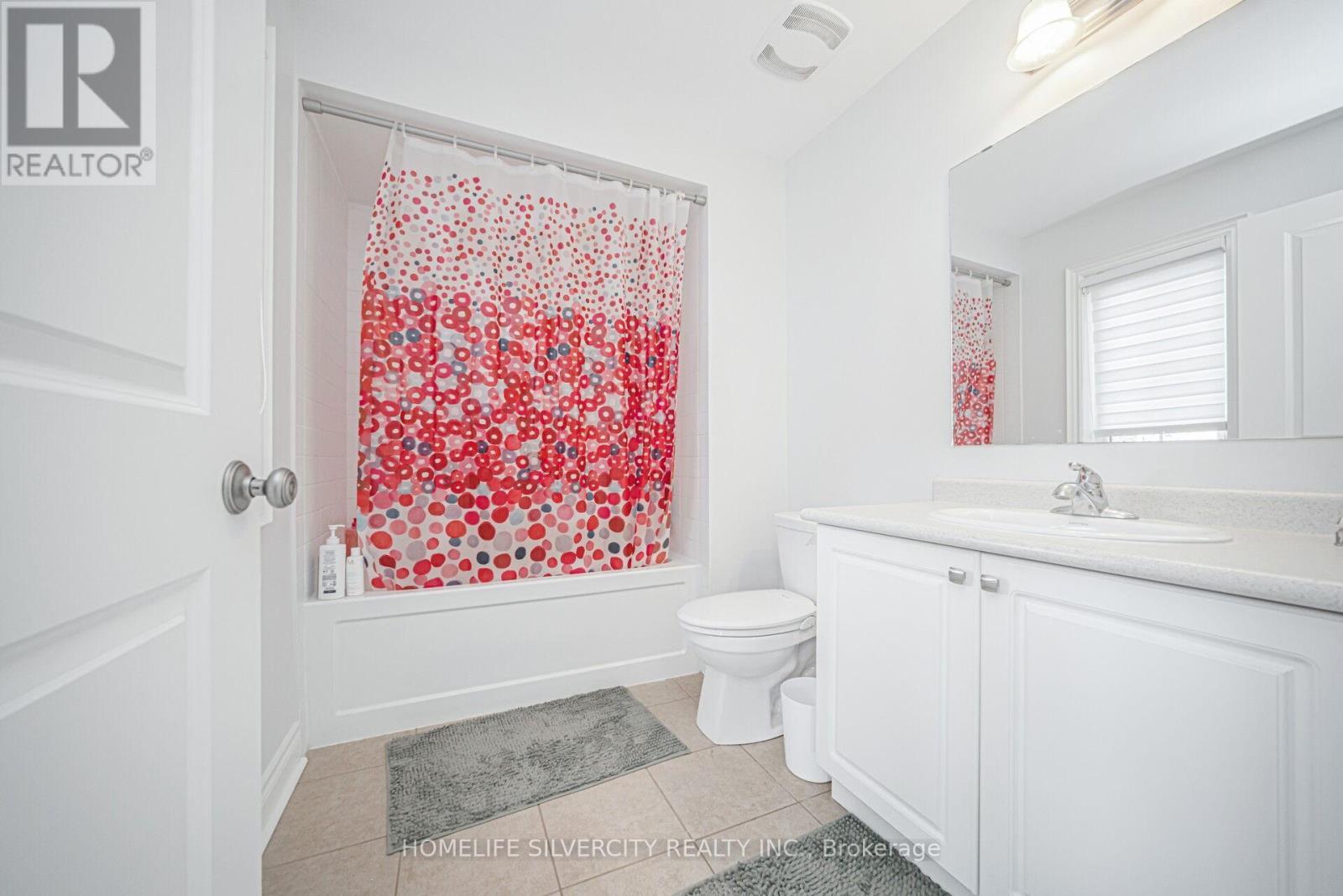 8 Mitchell Crescent, Mono, ON - Indoor Photo Showing Bathroom