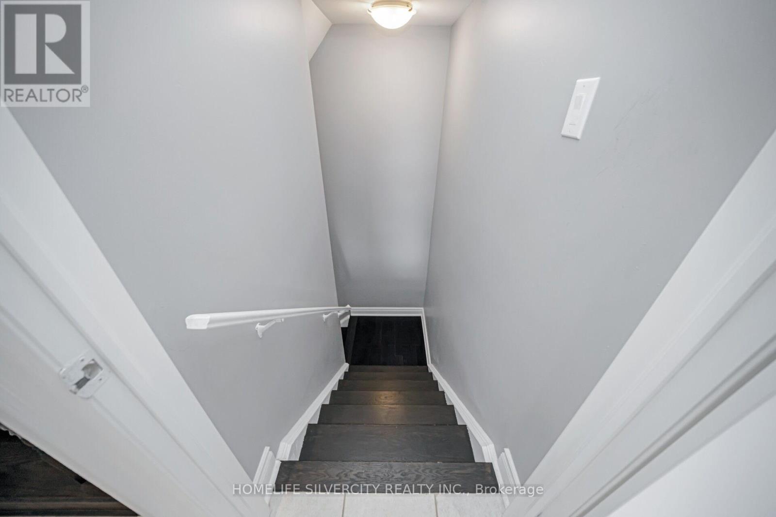 8 Mitchell Crescent, Mono, ON - Indoor Photo Showing Other Room