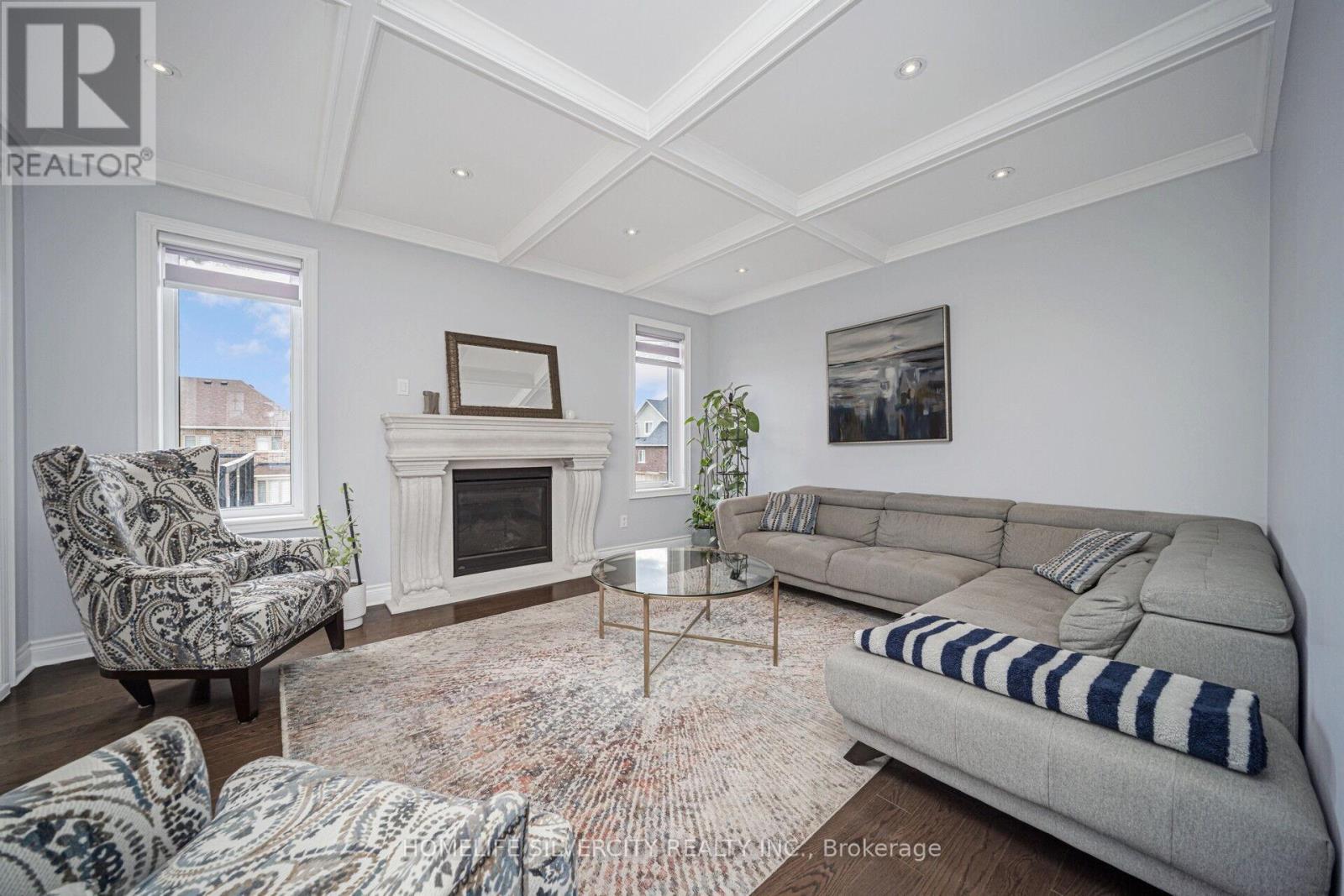 8 Mitchell Crescent, Mono, ON - Indoor Photo Showing Living Room With Fireplace