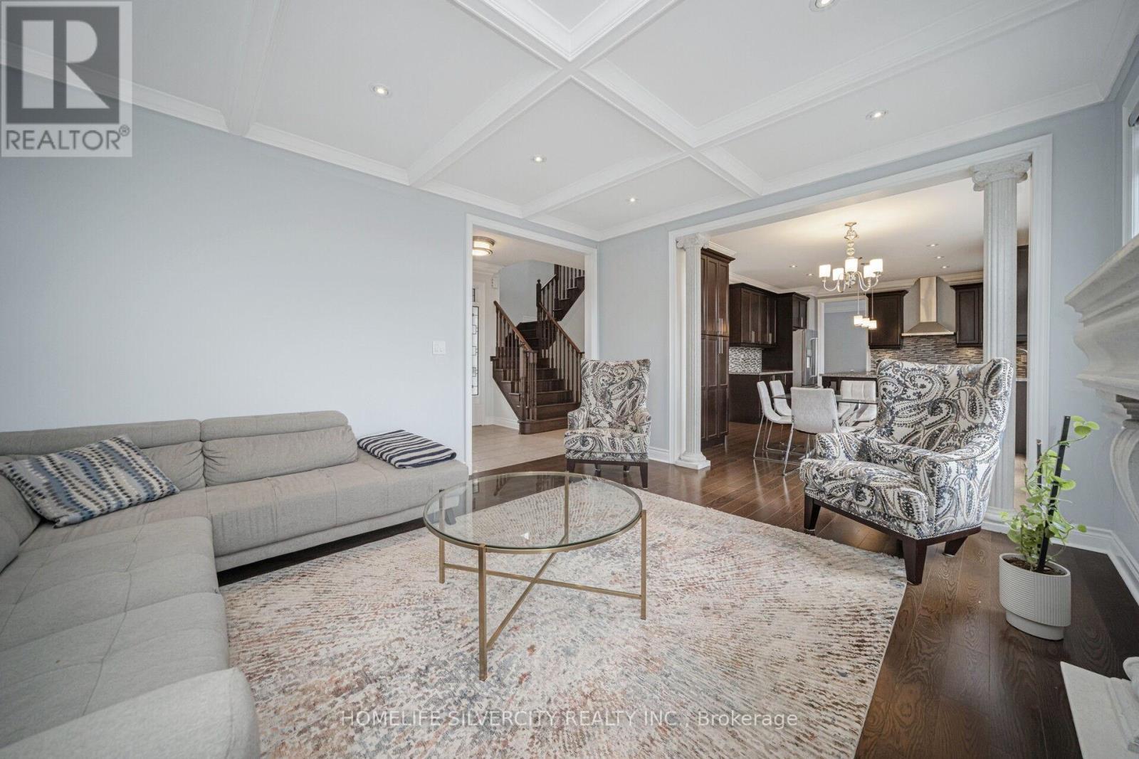 8 Mitchell Crescent, Mono, ON - Indoor Photo Showing Living Room