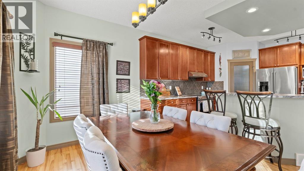 189 Rockyspring Terrace Nw, Calgary, AB - Indoor Photo Showing Dining Room