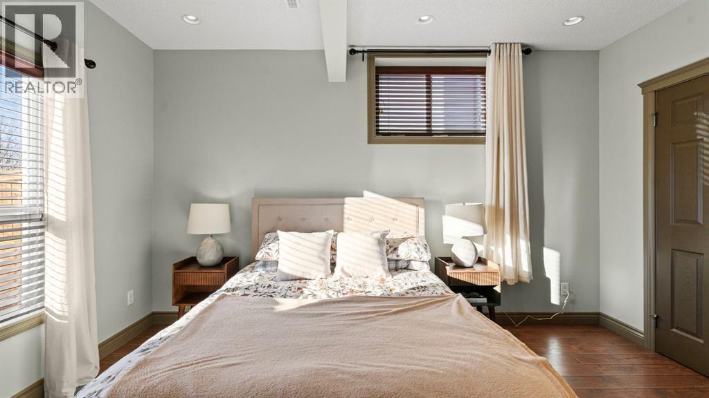 189 Rockyspring Terrace Nw, Calgary, AB - Indoor Photo Showing Bedroom