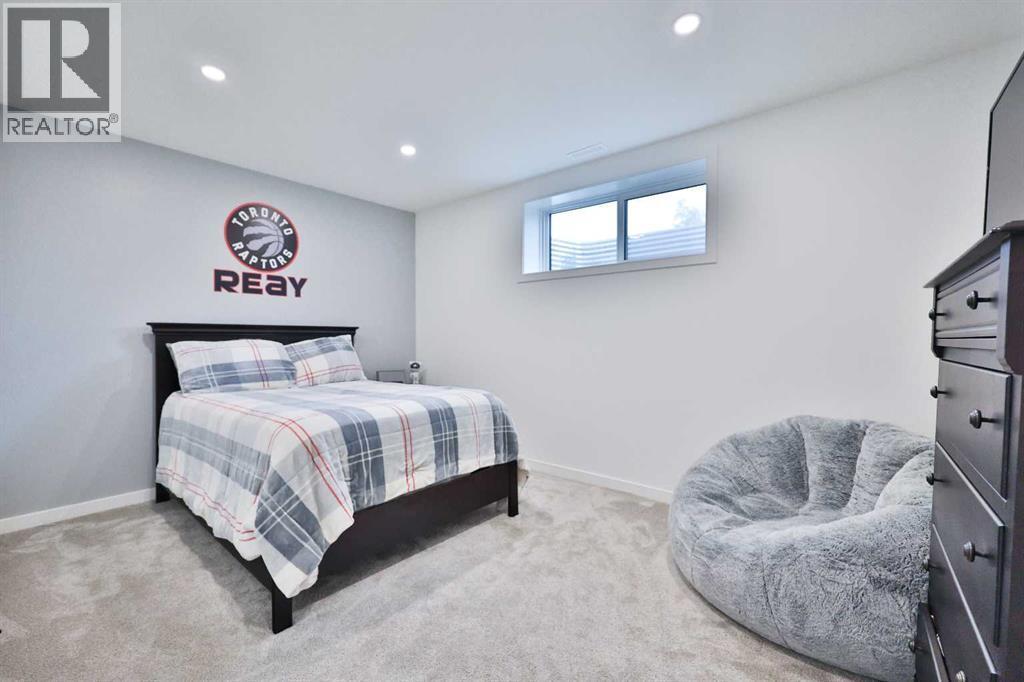 246 4A Street, Stirling, AB - Indoor Photo Showing Bedroom