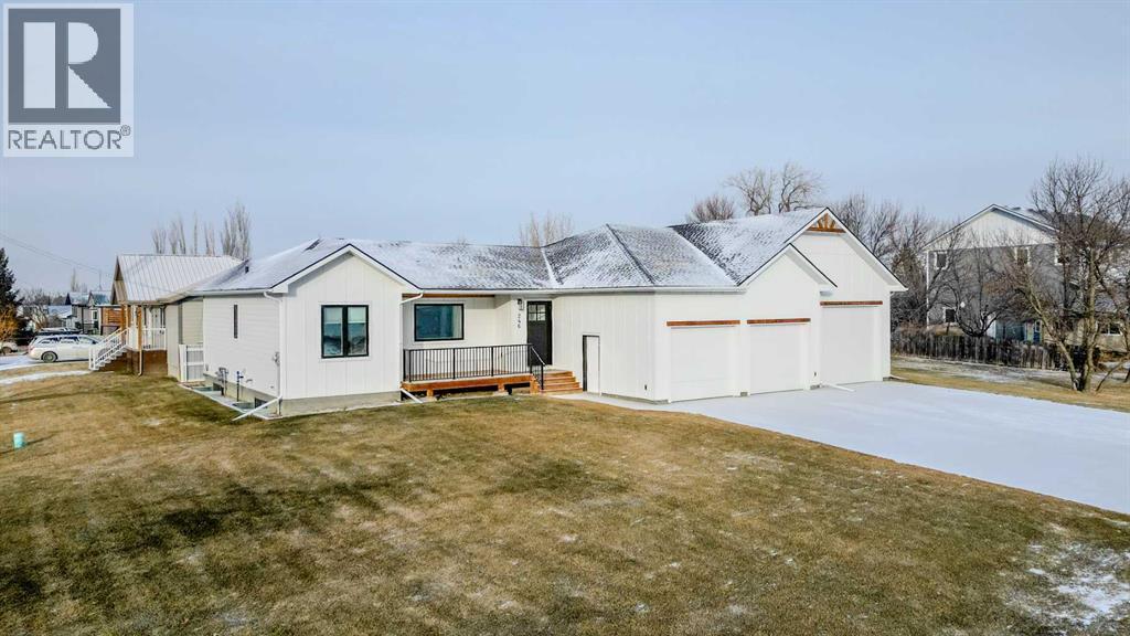 246 4A Street, Stirling, AB - Outdoor